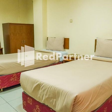 Grand Kembar Hotel Mitra Reddoorz Bandung Eksteriør bilde
