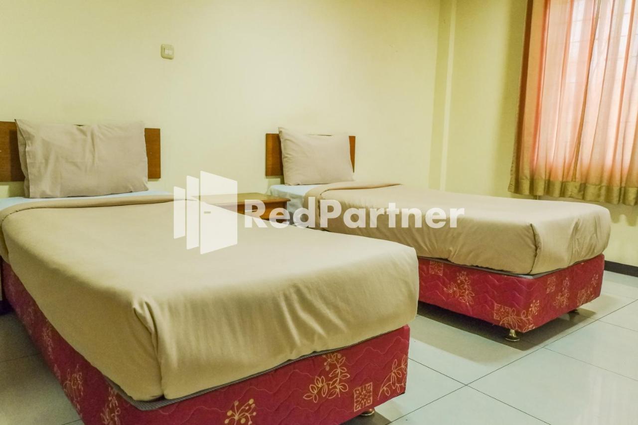 Grand Kembar Hotel Mitra Reddoorz Bandung Eksteriør bilde