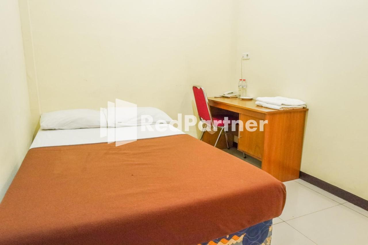 Grand Kembar Hotel Mitra Reddoorz Bandung Eksteriør bilde