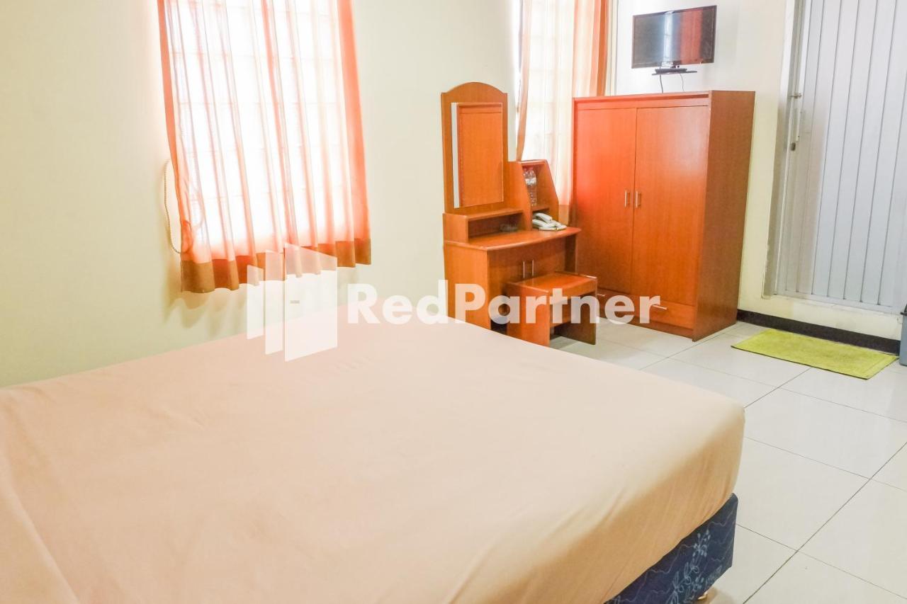 Grand Kembar Hotel Mitra Reddoorz Bandung Eksteriør bilde