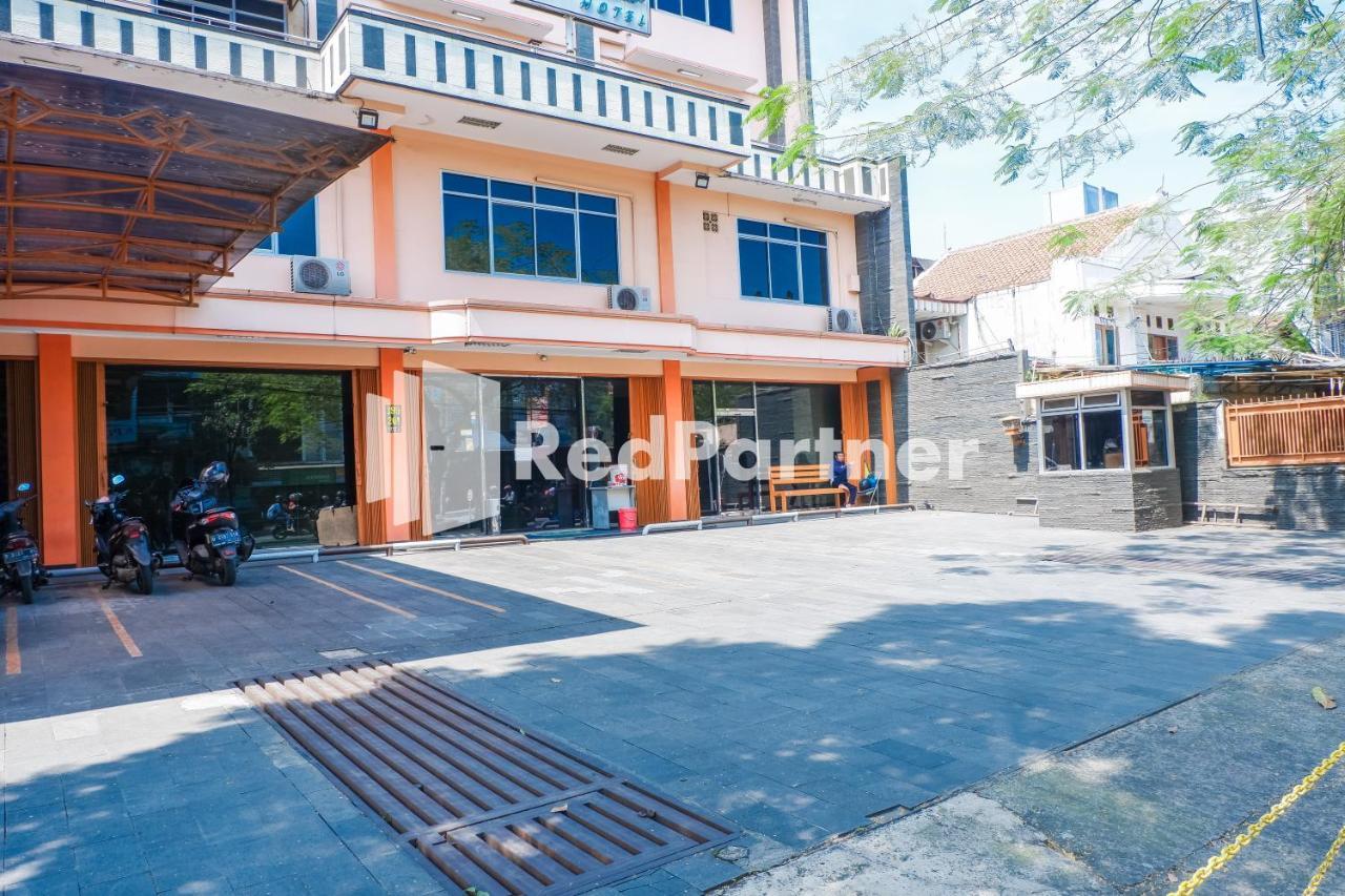 Grand Kembar Hotel Mitra Reddoorz Bandung Eksteriør bilde
