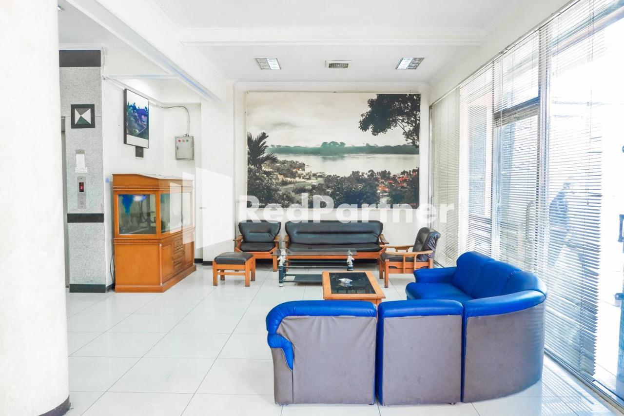 Grand Kembar Hotel Mitra Reddoorz Bandung Eksteriør bilde