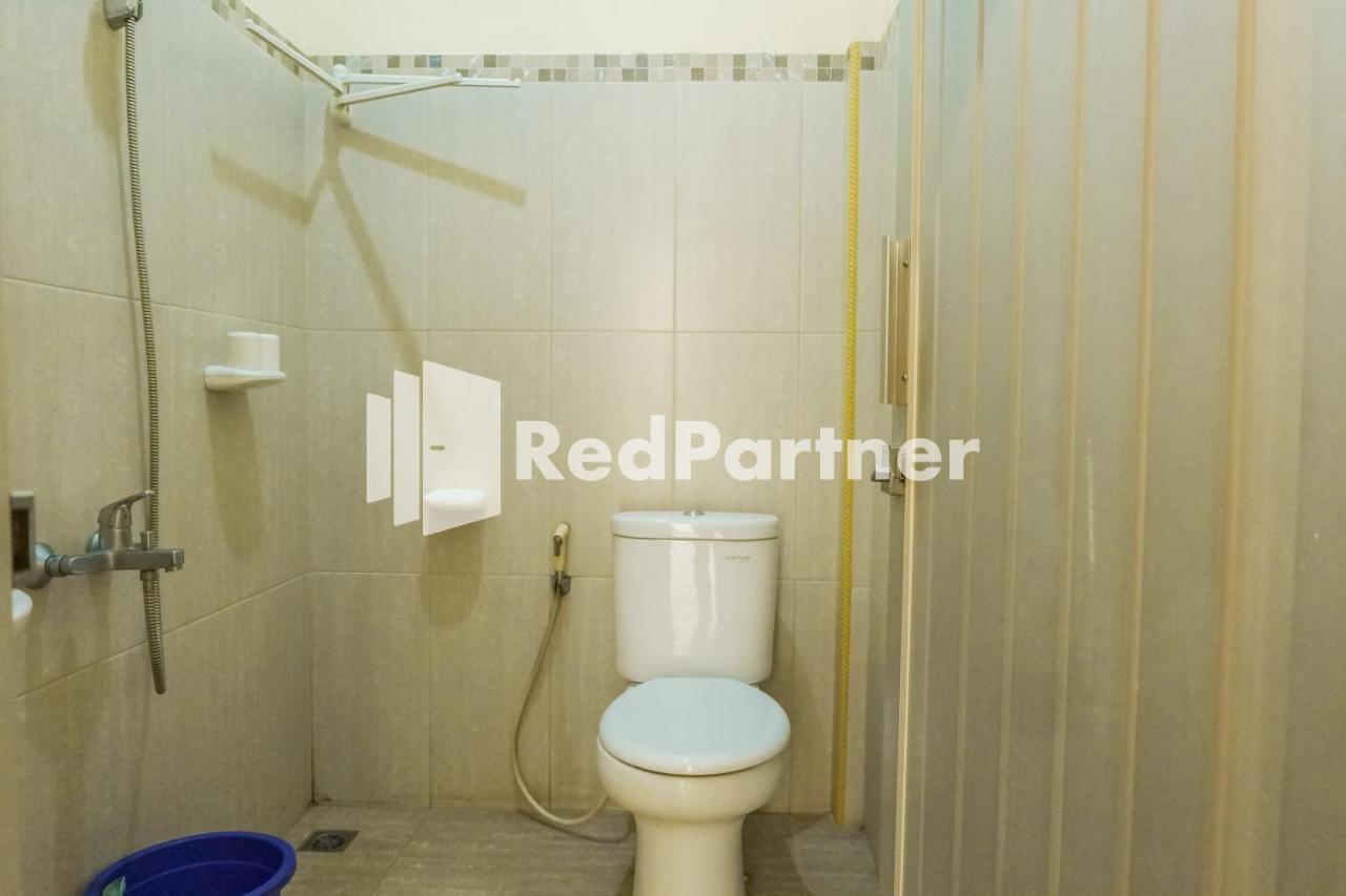 Grand Kembar Hotel Mitra Reddoorz Bandung Eksteriør bilde