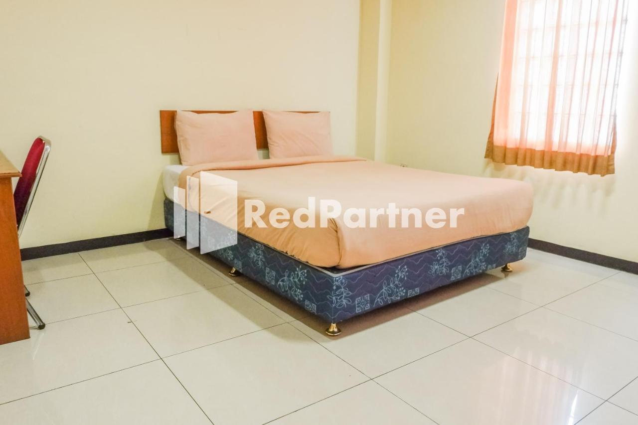 Grand Kembar Hotel Mitra Reddoorz Bandung Eksteriør bilde