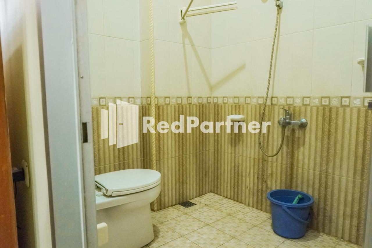 Grand Kembar Hotel Mitra Reddoorz Bandung Eksteriør bilde